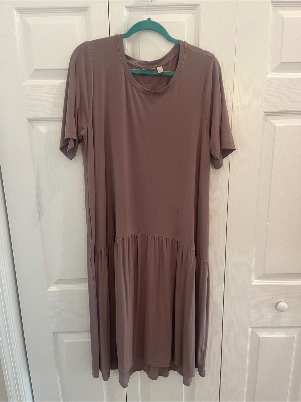 LOGO by Lori Goldstein Taupe Short-Sleeve Midi Dress